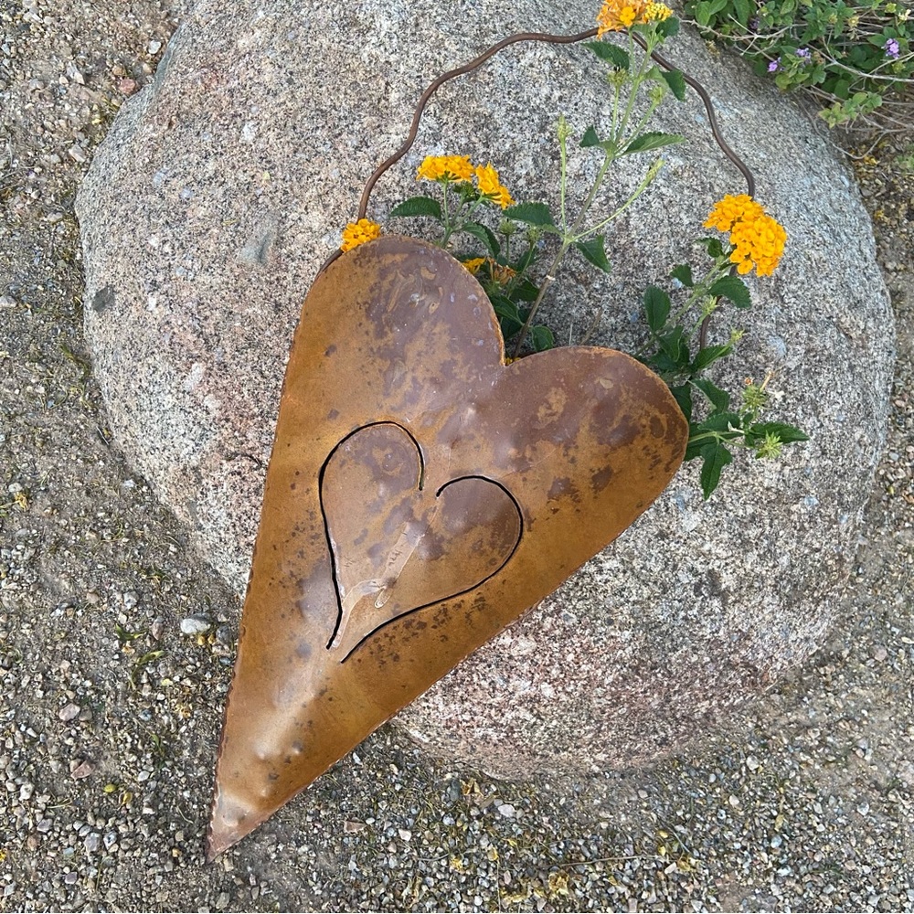 Rustic Metal Heart Flower/Plant Holder - Garden Art, 20" Including Hanger - Picture 5 of 11